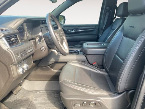 Used 2021 GMC Yukon Denali w/ Denali Premium Package image 14