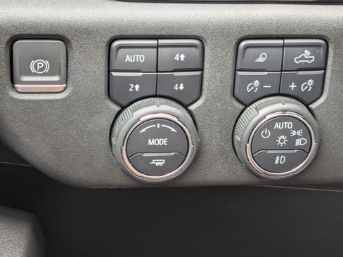 Certified 2024 Chevrolet Silverado 2500 High Country AWD/4WD image 24