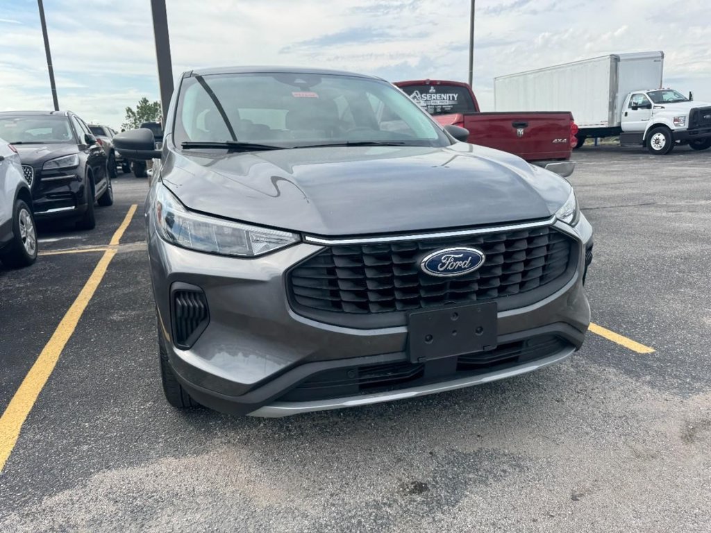 Used 2023 Ford Escape Active AWD/4WD image 3