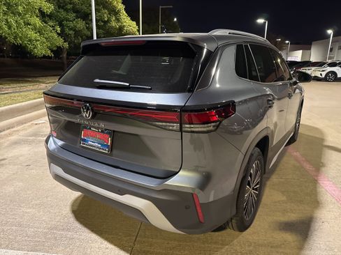 New 2025 Volkswagen Tiguan S image 4