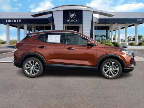 Used 2020 Buick Encore GX Essence w/ Experience Buick Package image 2