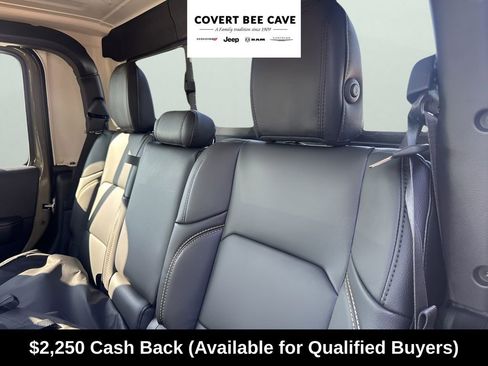 New 2025 Jeep Gladiator Sport image 20