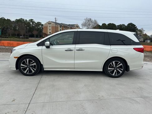 Used 2018 Honda Odyssey Elite image 4