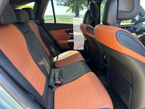 Used 2025 Mercedes-Benz GLC 350e 4MATIC image 12