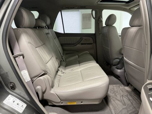 Used 2005 Toyota Sequoia Limited image 29