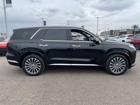 Used 2023 Hyundai Palisade Calligraphy w/ Cargo Package image 8