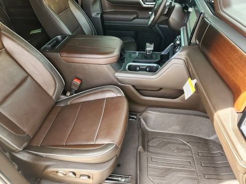 Used 2024 GMC Sierra 1500 Denali w/ Technology Package AWD/4WD image 13