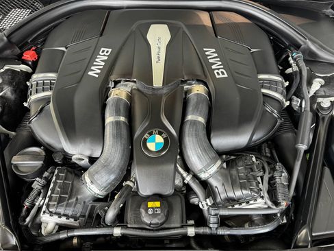 Used 2018 BMW 750i xDrive AWD/4WD image 71