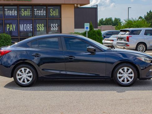 Used 2015 MAZDA MAZDA3 i SV FWD image 11