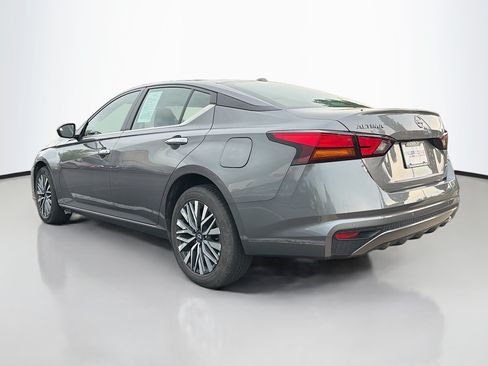 Used 2025 Nissan Altima 2.5 SV AWD/4WD image 12