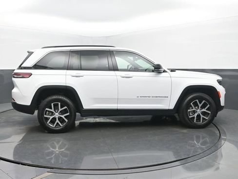 Used 2024 Jeep Grand Cherokee Limited image 6