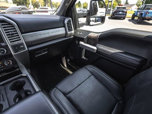 Used 2017 Ford F350 Lariat w/ Camper Package AWD/4WD image 29