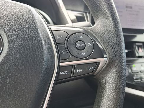 Used 2021 Toyota Camry LE w/ Convenience Package FWD image 10