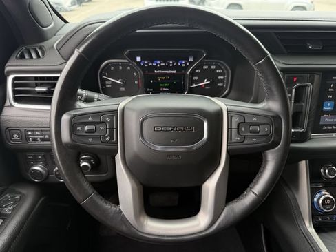 Used 2021 GMC Yukon Denali w/ Denali Premium Package AWD/4WD image 14