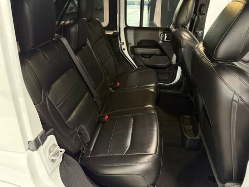 Used 2021 Jeep Wrangler Unlimited Sahara image 15
