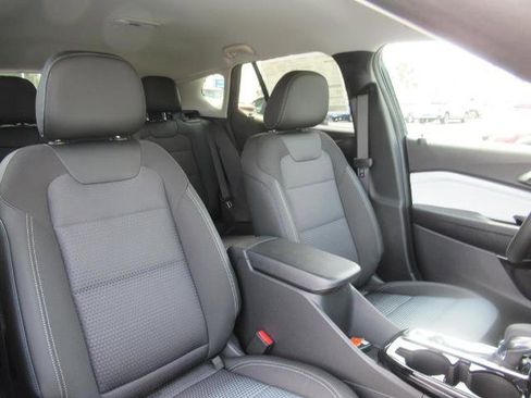 New 2025 Chevrolet Trax LT w/ Driver Confidence Package image 9