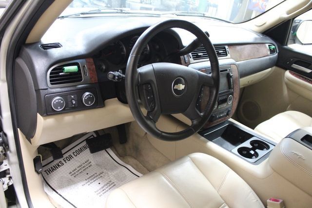 Used 2007 Chevrolet Suburban LT w/ LT Preferred Equipment Group AWD/4WD image 20