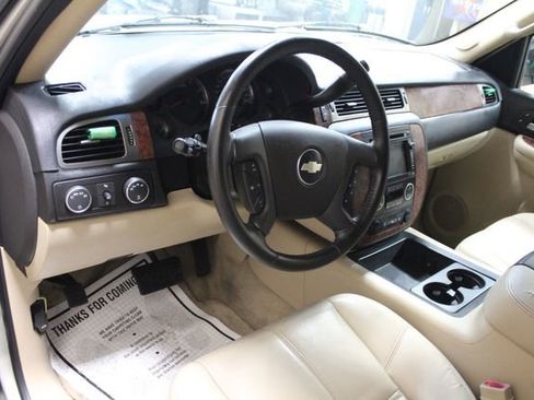 Used 2007 Chevrolet Suburban LT w/ LT Preferred Equipment Group image 20