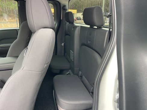 Used 2025 Nissan Frontier S image 21