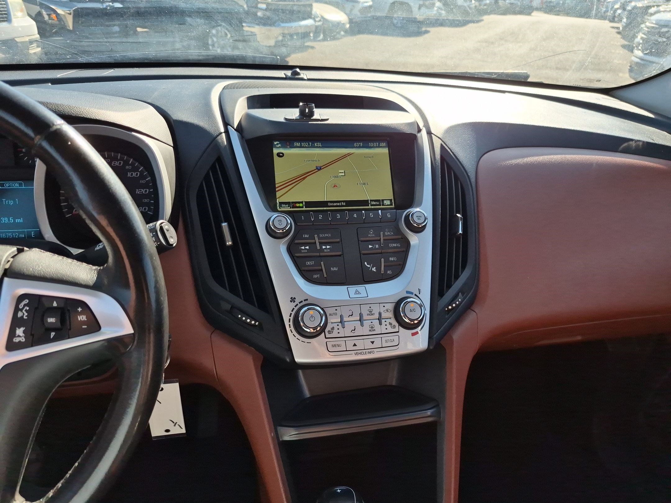 Used 2016 Chevrolet Equinox LTZ w/ Enhanced Convenience Package FWD image 25