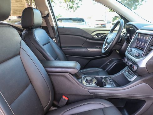 Used 2023 GMC Acadia SLT w/ Elevation Edition FWD image 16