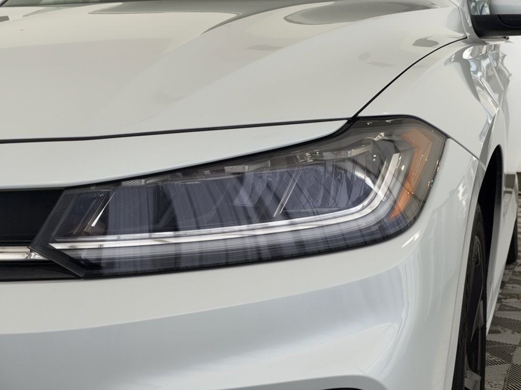 Certified 2026 Volkswagen Jetta SE FWD image 12