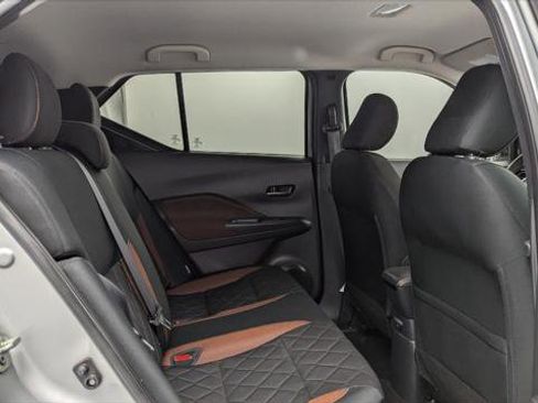 Used 2020 Nissan Kicks SR image 21