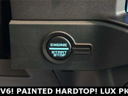 New 2025 Ford Bronco Badlands image 9