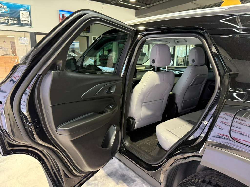 Used 2024 Chevrolet TrailBlazer LT w/ Driver Confidence Package AWD/4WD image 32