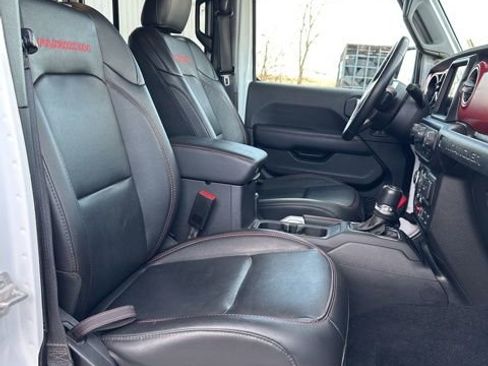 Used 2022 Jeep Wrangler Unlimited Rubicon w/ Cold Weather Group image 39