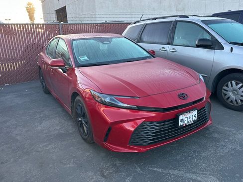 Used 2025 Toyota Camry LE w/ Convenience Package image 2