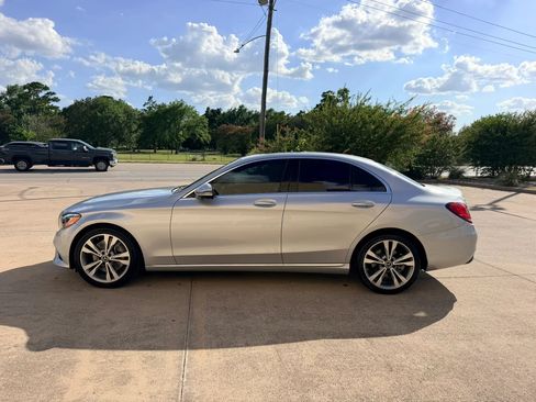 Used 2019 Mercedes-Benz C 300 Sedan image 2