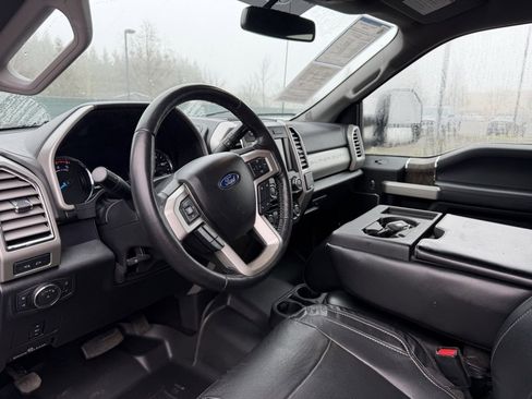 Used 2017 Ford F250 Lariat w/ Lariat Value Package image 16