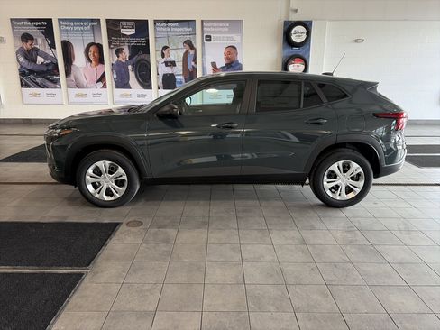 New 2026 Chevrolet Trax LS image 7