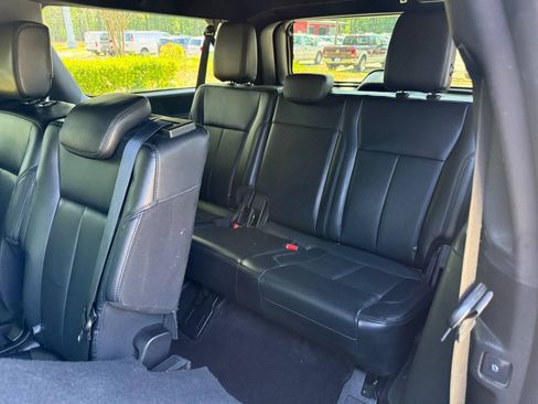 Used 2019 Ford Expedition Max XLT w/ Equipment Group 202A AWD/4WD image 18