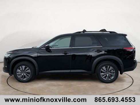 Used 2024 Nissan Pathfinder SV FWD image 6