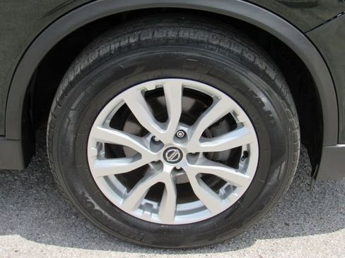 Used 2020 Nissan Rogue SV FWD image 10