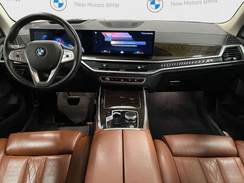Used 2023 BMW X7 xDrive40i w/ Premium Package image 10