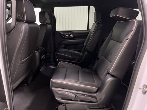 Used 2023 Chevrolet Suburban Premier image 24