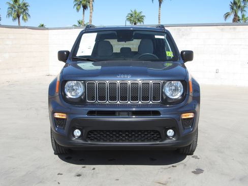 Used 2022 Jeep Renegade Latitude image 3