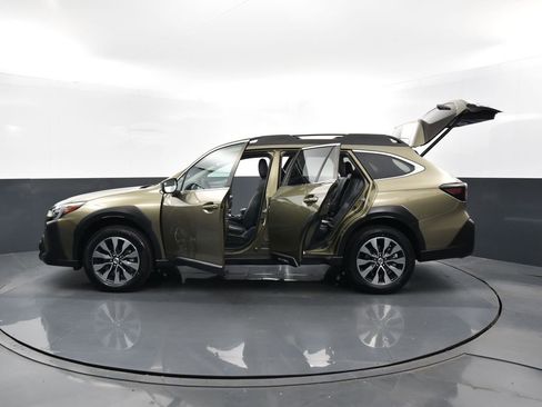 Used 2023 Subaru Outback Limited image 35