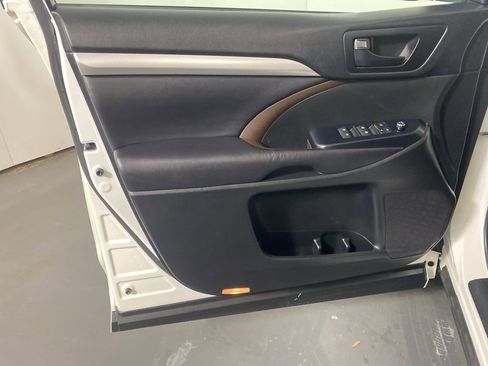 Used 2015 Toyota Highlander Plus image 24