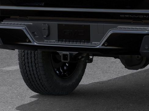 New 2026 GMC Canyon Denali w/ LPO, Denali Black Edition image 21