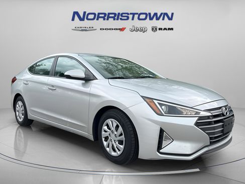 Used 2020 Hyundai Elantra SE w/ Cargo Package (C1) FWD image 1