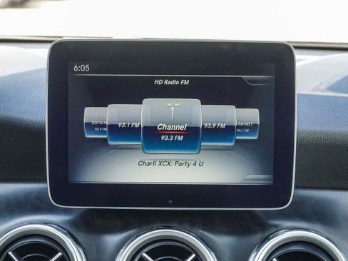 Certified 2020 Mercedes-Benz GLA 250 image 11