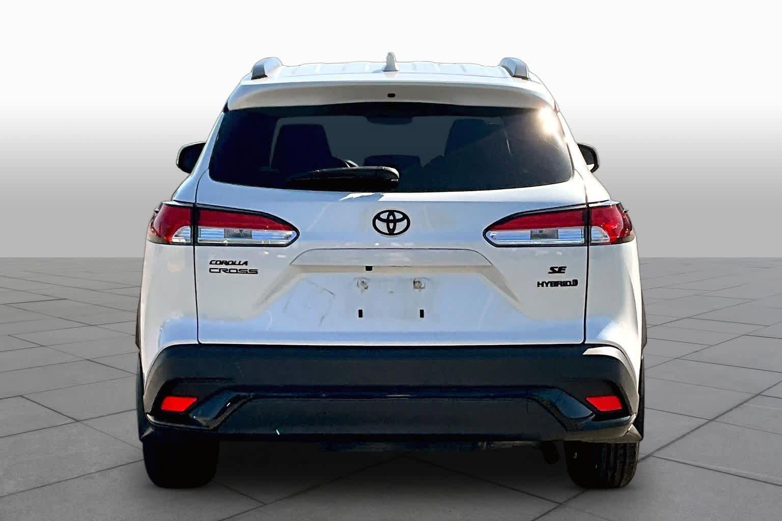 Used 2024 Toyota Corolla Cross AWD Hybrid image 4