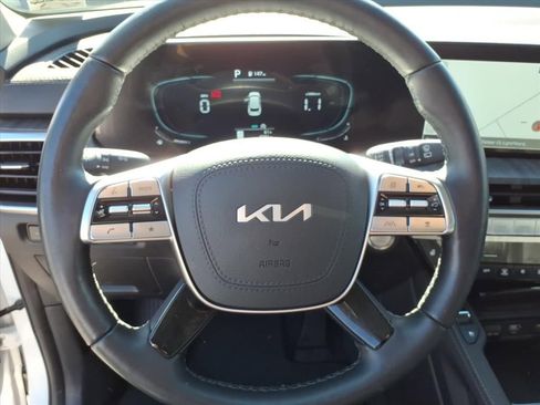 Used 2025 Kia Telluride EX image 19