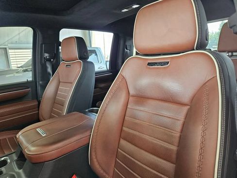 Used 2025 GMC Sierra 2500 Denali Ultimate w/ Max Trailering Package AWD/4WD image 6