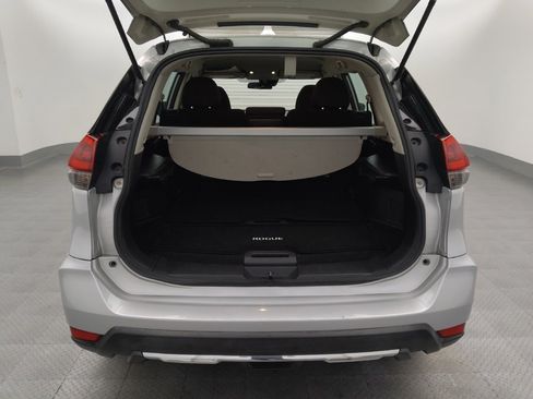 Used 2020 Nissan Rogue S FWD image 29