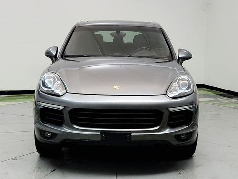 Used 2016 Porsche Cayenne AWD/4WD image 2